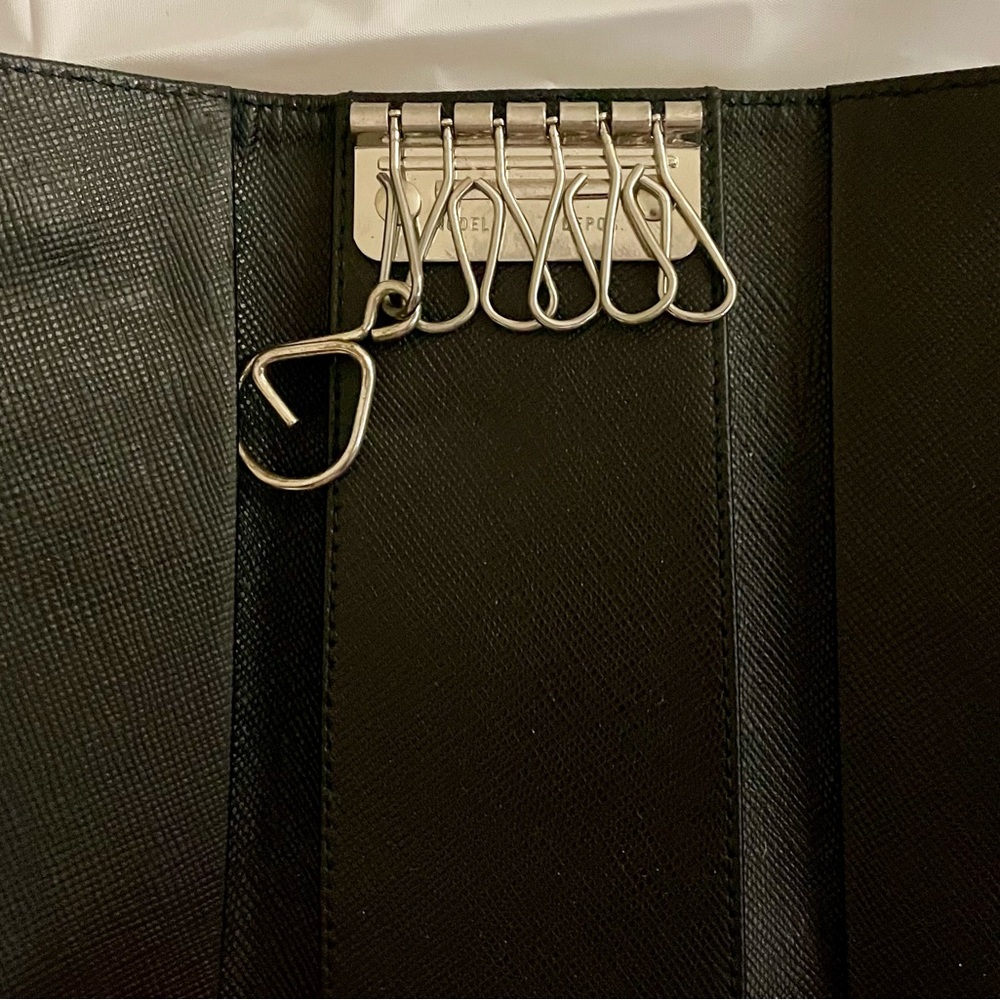 NWOT Prada Logo Tri-Fold Key Case - Picture 2 of 4